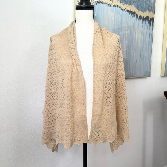 Club Monaco Beige Cream Elegant Knitted Winter Shawl Soft Scarf Casual Neutral - Picture 4 of 8